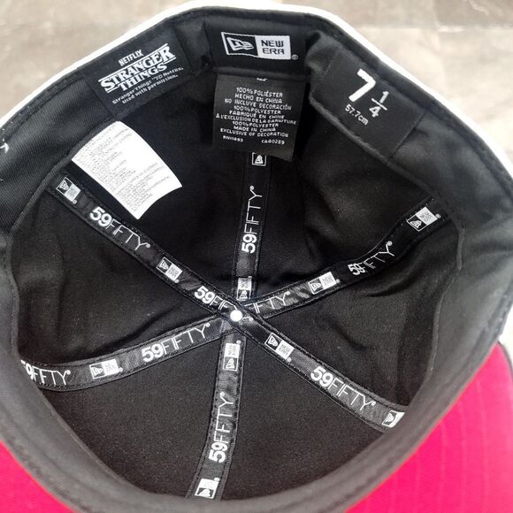 STRANGER THINGS HELLFIRE CLUB EXCLUSIVE HAT 7 1/4 BRAND NEW!! - Picture 6 of 6